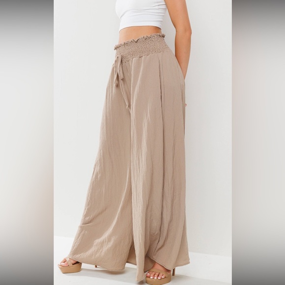 ✨NEW LIST✨ High Smocked Waisted Wide Leg Crinkle Fabric Pants - Picture 2 of 6